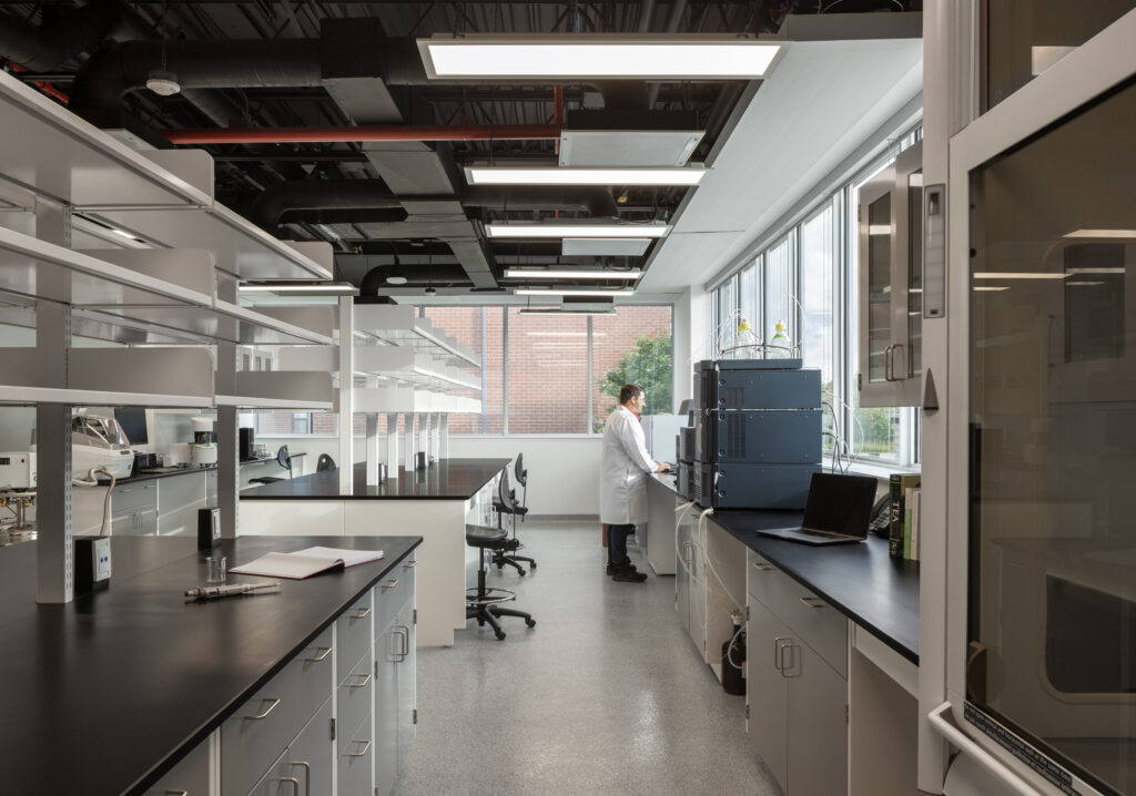 Features of Modern Lab Spaces That Attract Talent